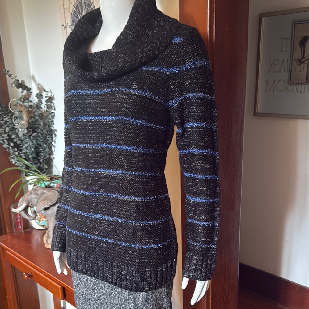 NWT northern reflections size small Cozy Grey Cowl Neck Sweater with Soft Knit